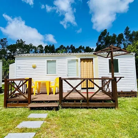 Aldeamento Turístico Bumgalow 5x *